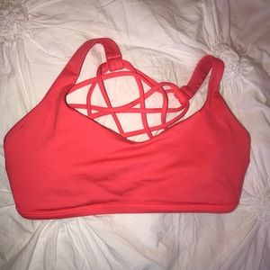 Lululemon free to be wild sports bra size 6